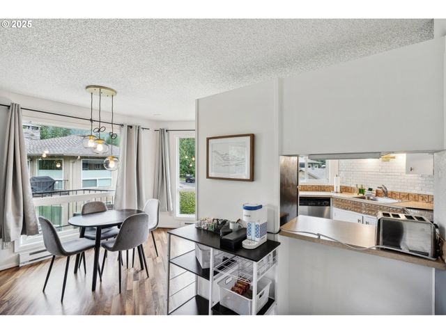 68646 E FAIRWAY ESTATES Rd, Welches, OR 97067