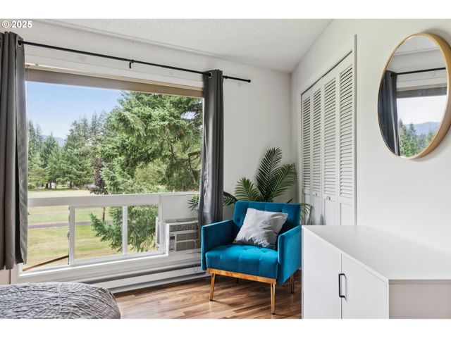 68646 E FAIRWAY ESTATES Rd, Welches, OR 97067