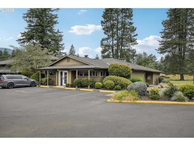 68646 E FAIRWAY ESTATES Rd, Welches, OR 97067