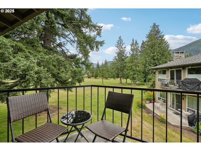 68646 E FAIRWAY ESTATES Rd, Welches, OR 97067