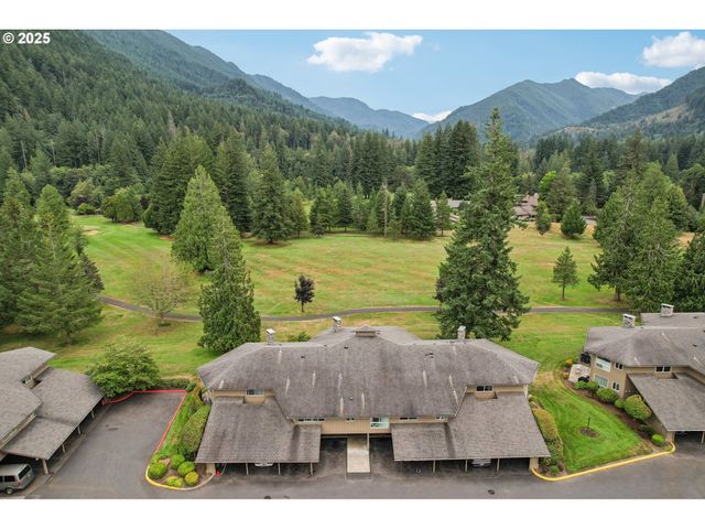 68646 E FAIRWAY ESTATES Rd, Welches, OR 97067