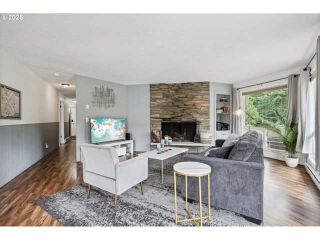 68646 E FAIRWAY ESTATES Rd, Welches, OR 97067