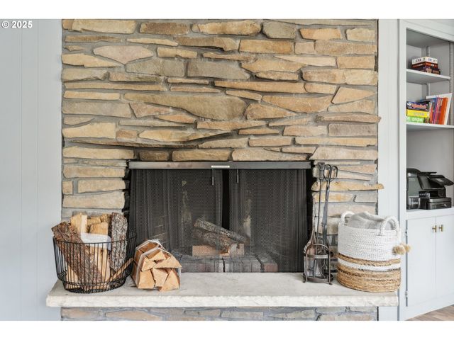 68646 E FAIRWAY ESTATES Rd, Welches, OR 97067