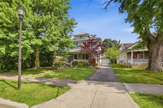 146 N Kensington Place, Springfield, OH 45504