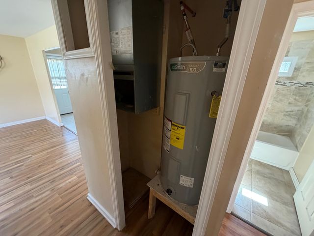 4247 W 19th Place, Gary, IN 46404