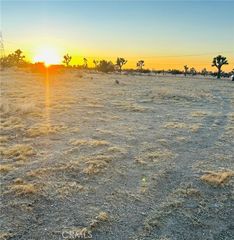 4 Two Mile Road, Joshua Tree, CA 92252