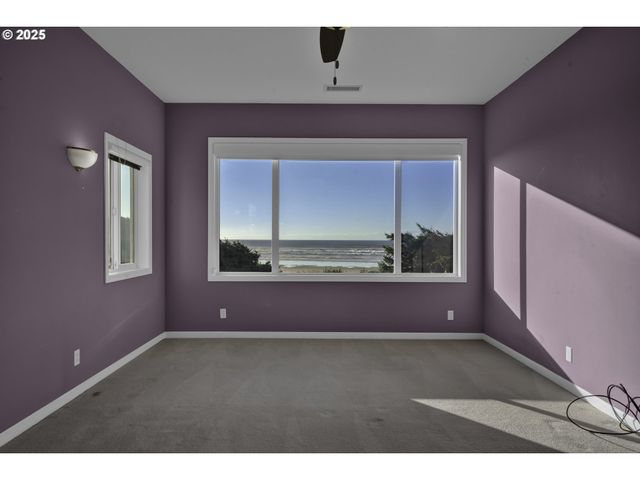 88765 SHORELINE Loop, Florence, OR 97439