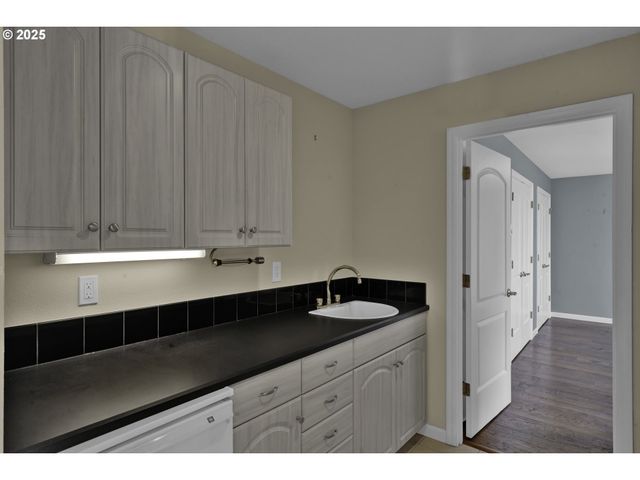 88765 SHORELINE Loop, Florence, OR 97439