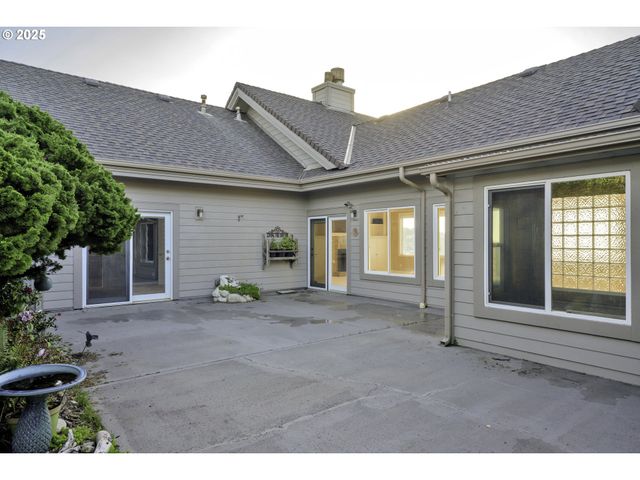 88765 SHORELINE Loop, Florence, OR 97439