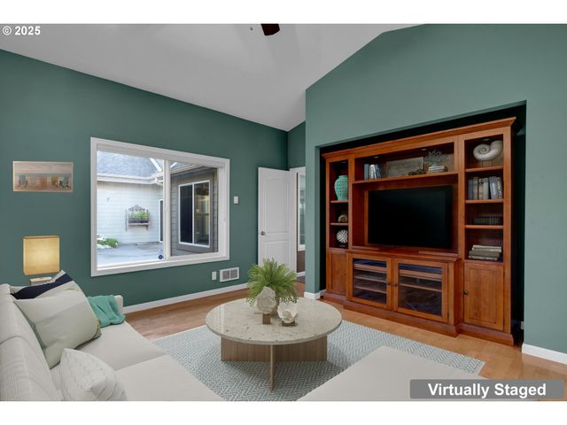 88765 SHORELINE Loop, Florence, OR 97439