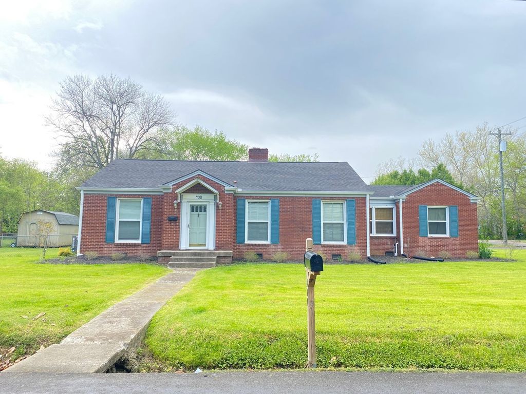 400 Pennsylvania Ave, Lebanon, TN 37087