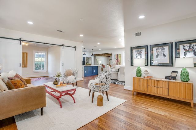 3504 Plymouth Avenue, Fort Worth, TX 76109