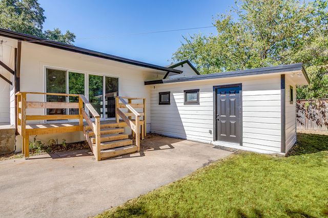 3504 Plymouth Avenue, Fort Worth, TX 76109
