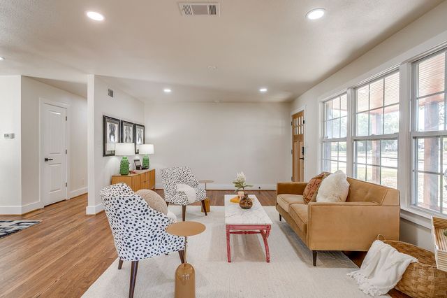 3504 Plymouth Avenue, Fort Worth, TX 76109