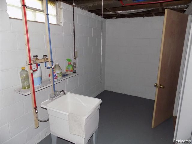 18708 SHAFTSBURY Avenue, Detroit, MI 48219