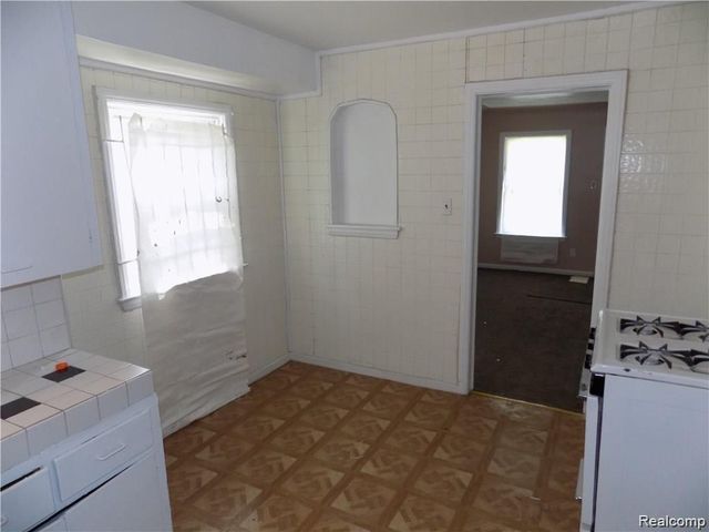 18708 SHAFTSBURY Avenue, Detroit, MI 48219