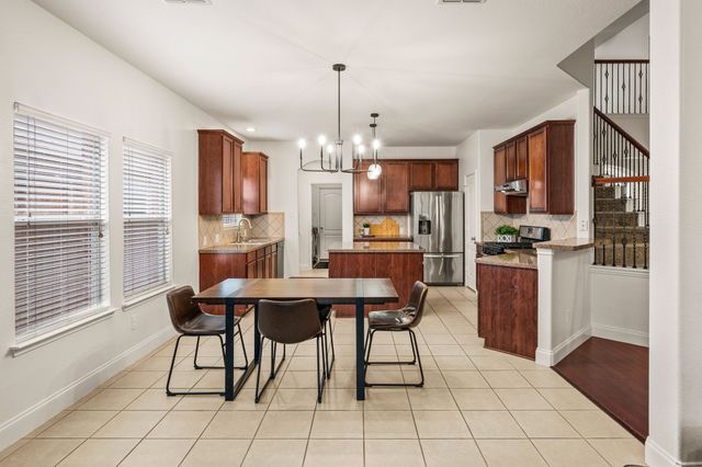 308 Bradbury Drive, Euless, TX 76040