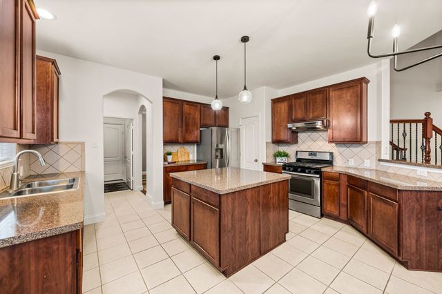 308 Bradbury Drive, Euless, TX 76040