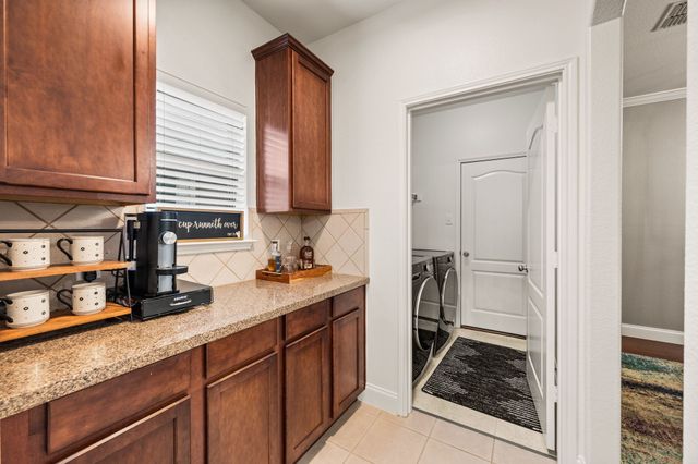 308 Bradbury Drive, Euless, TX 76040