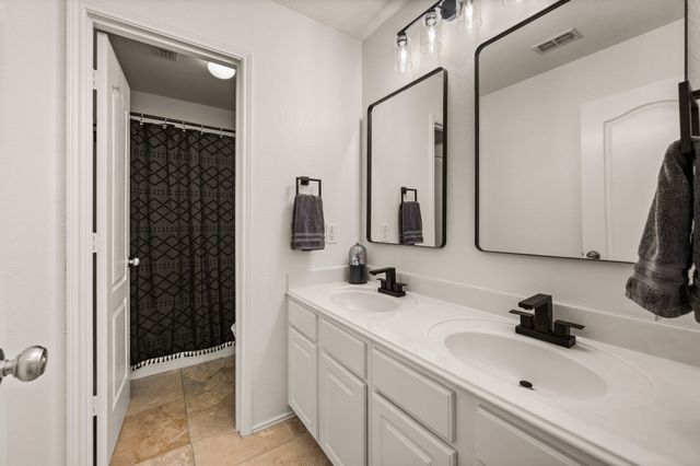 308 Bradbury Drive, Euless, TX 76040