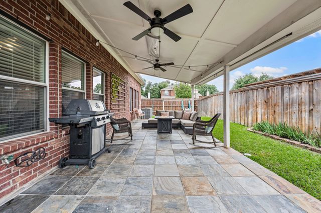 308 Bradbury Drive, Euless, TX 76040