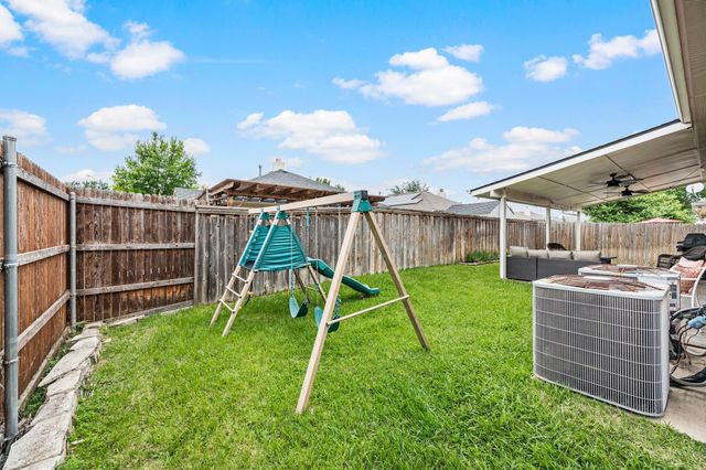 308 Bradbury Drive, Euless, TX 76040