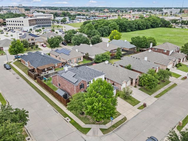 308 Bradbury Drive, Euless, TX 76040