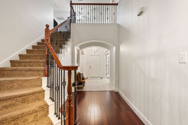 308 Bradbury Drive, Euless, TX 76040