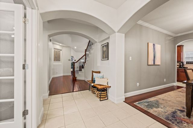 308 Bradbury Drive, Euless, TX 76040