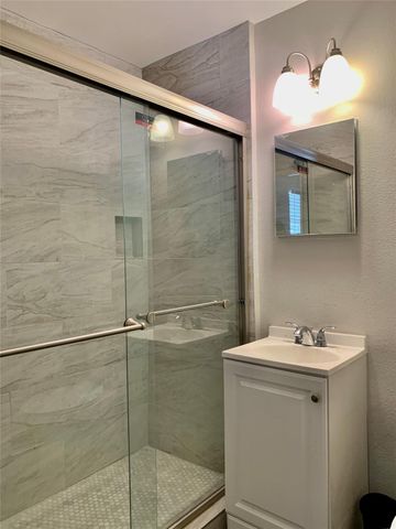 6702 Fulton St 7, Houston, TX 77022