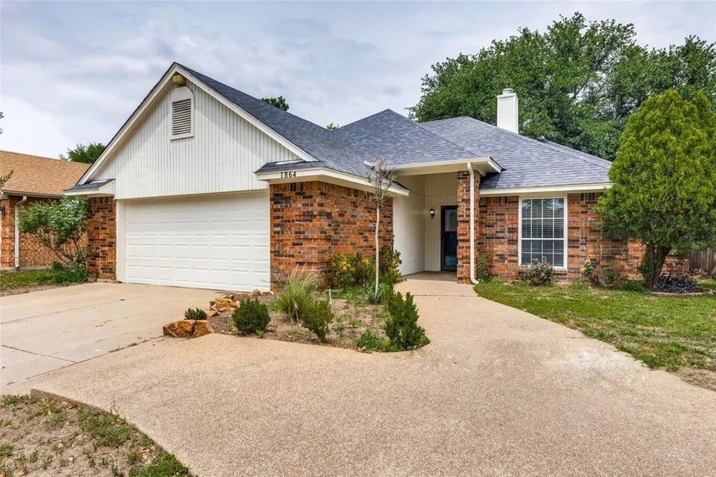 1864 Kings Canyon Circle, Fort Worth, TX 76134