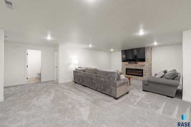2612 S Galena Ave Avenue, Sioux Falls, SD 57110