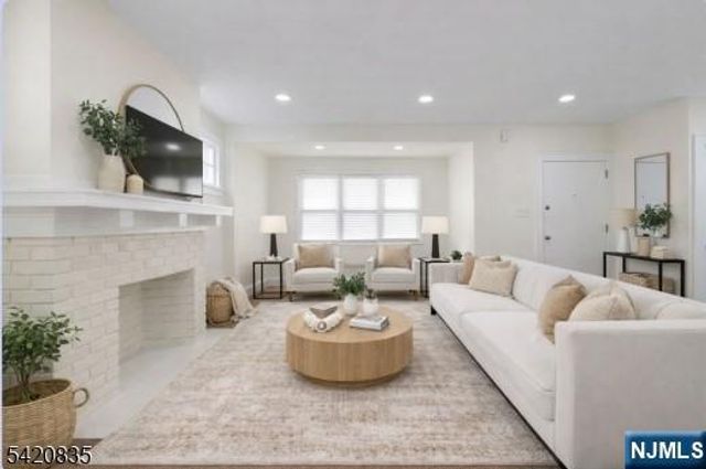 39 Hurden Street, Hillside, NJ 07205