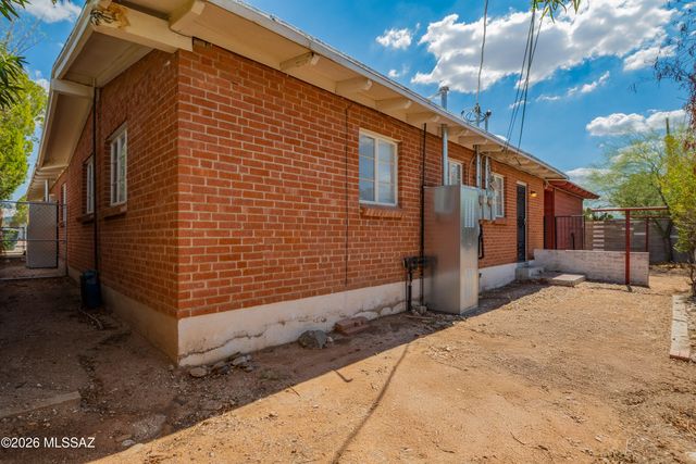 2507 E Linden Street, Tucson, AZ 85716