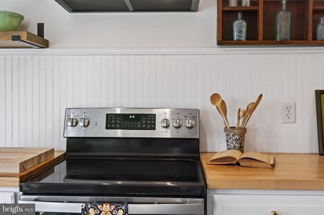 508 E MAIN ST, Berryville, VA 22611