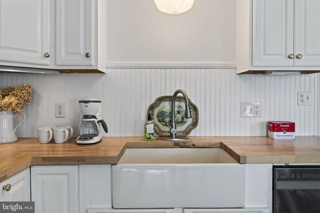 508 E MAIN ST, Berryville, VA 22611