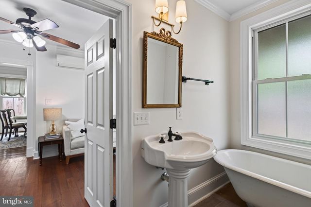 508 E MAIN ST, Berryville, VA 22611