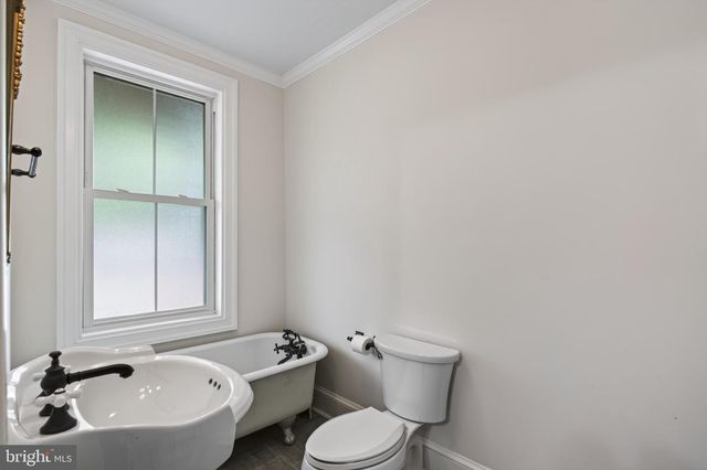 508 E MAIN ST, Berryville, VA 22611