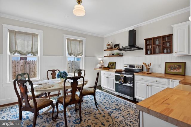508 E MAIN ST, Berryville, VA 22611