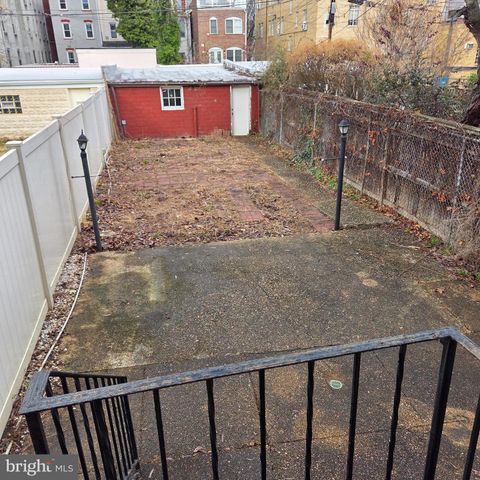 1320 A ST SE, Washington, DC 20003