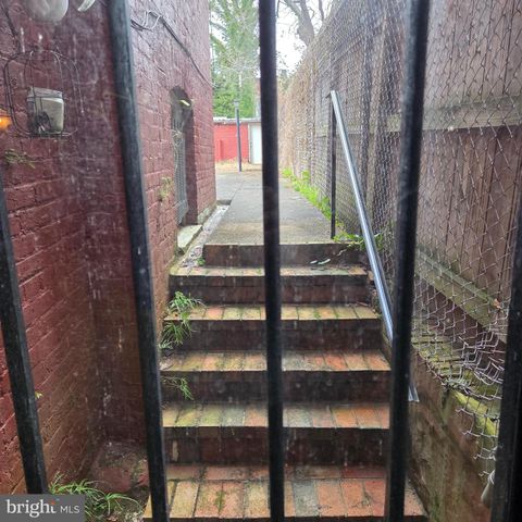 1320 A ST SE, Washington, DC 20003