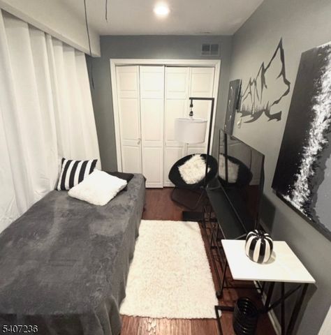 573 Dell Pl, Stanhope Boro, NJ 07874