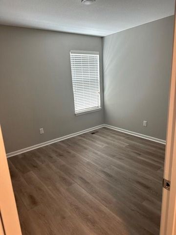 904-906 SW Pampas Circle, Pleasant Hill, MO 64085