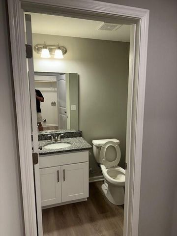 904-906 SW Pampas Circle, Pleasant Hill, MO 64085