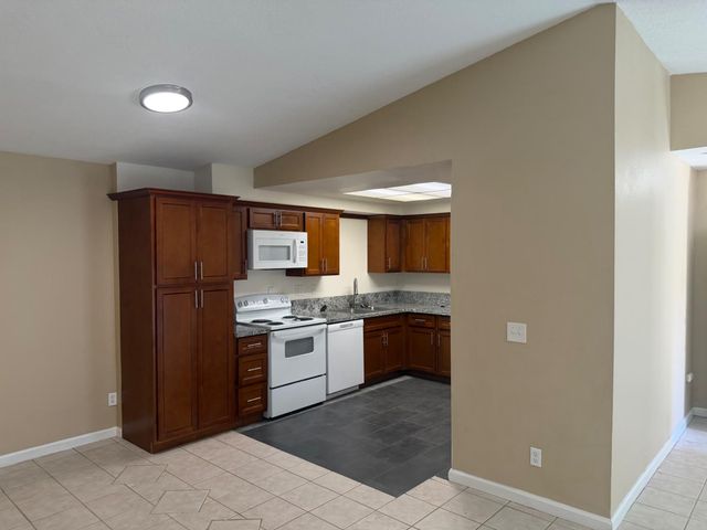 7518 Whisperwillow Dr, Sacramento, CA 95828