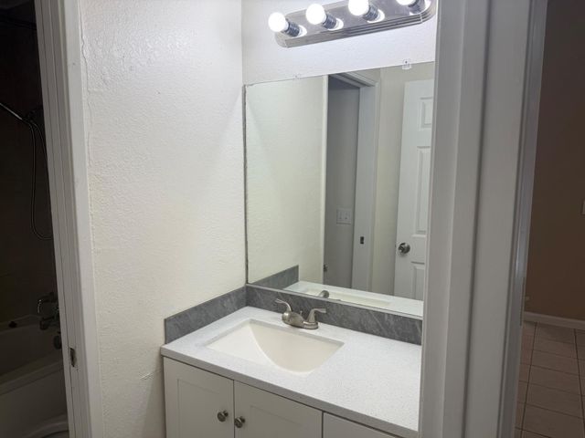 7518 Whisperwillow Dr, Sacramento, CA 95828