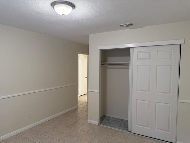 7518 Whisperwillow Dr, Sacramento, CA 95828