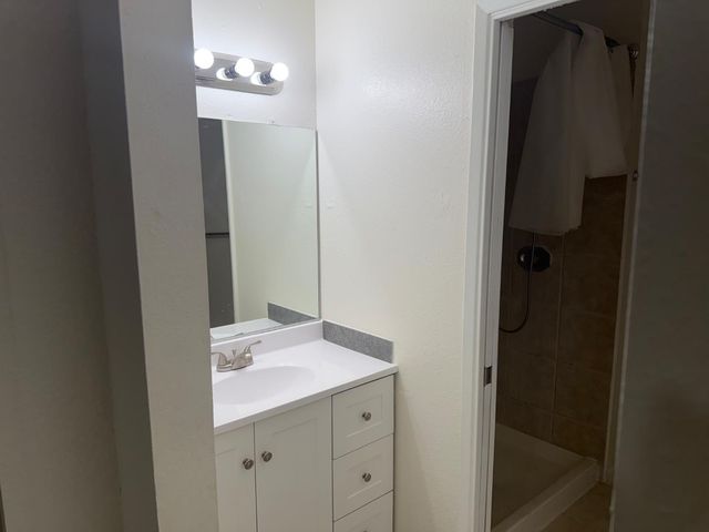 7518 Whisperwillow Dr, Sacramento, CA 95828