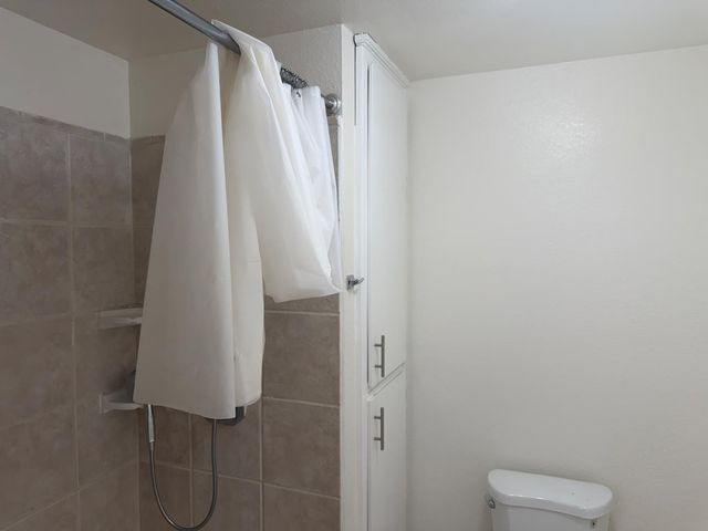 7518 Whisperwillow Dr, Sacramento, CA 95828