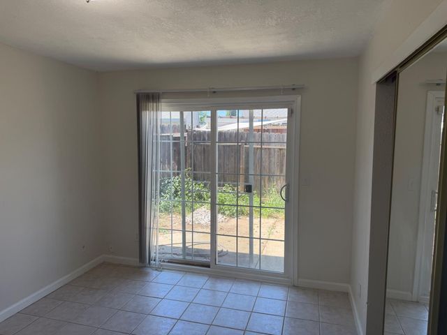 7518 Whisperwillow Dr, Sacramento, CA 95828